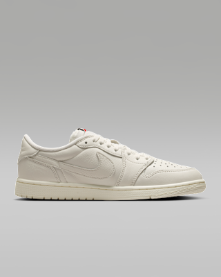 Air Jordan 1 Retro Low 